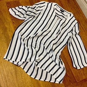 Striped medium black and white top
